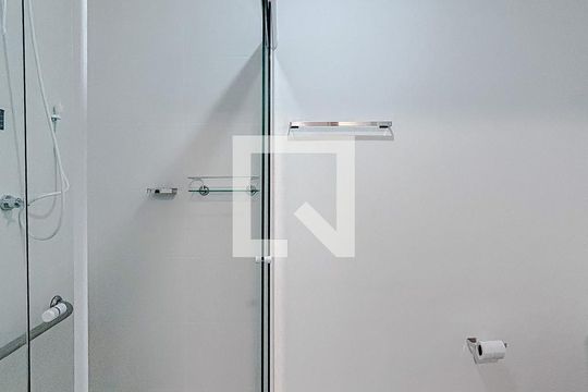 Banheiro de kitnet/studio para alugar com 1 quarto, 25m² em Penha de França, São Paulo
