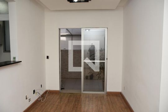 Sala de apartamento à venda com 2 quartos, 110m² em Vila Rami, Jundiaí