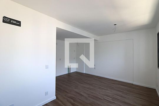 Espaço integrados de kitnet/studio à venda com 1 quarto, 29m² em Jardim do Salso, Porto Alegre