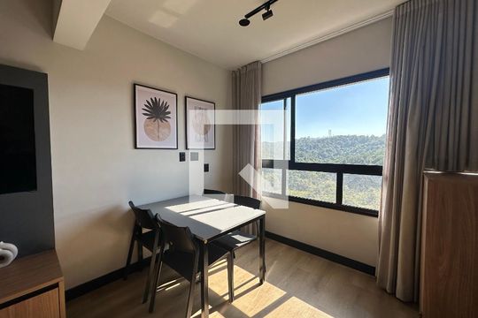 Sala/Quarto de apartamento à venda com 1 quarto, 25m² em Melville Empresarial Ii, Barueri