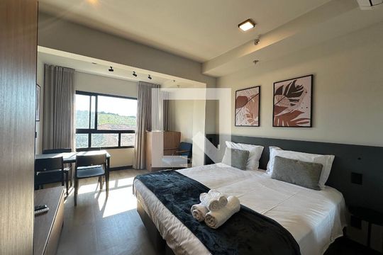 Sala/Quarto de apartamento à venda com 1 quarto, 25m² em Melville Empresarial Ii, Barueri