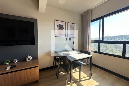 Sala/Quarto de apartamento à venda com 1 quarto, 25m² em Melville Empresarial Ii, Barueri