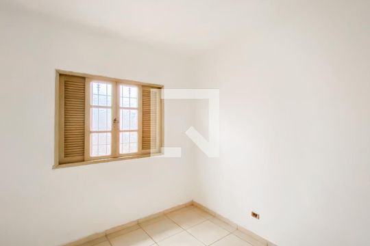 Quarto 1 de casa para alugar com 1 quarto, 65m² em Vila Rio Branco, São Paulo