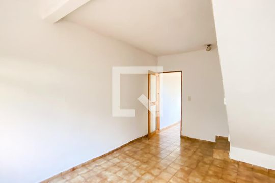 Casa para alugar com 2 quartos, 85m² em Vila Rio Branco, São Paulo