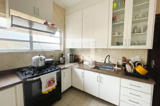 Cozinha de casa à venda com 3 quartos, 300m² em Vila Albertina, São Paulo