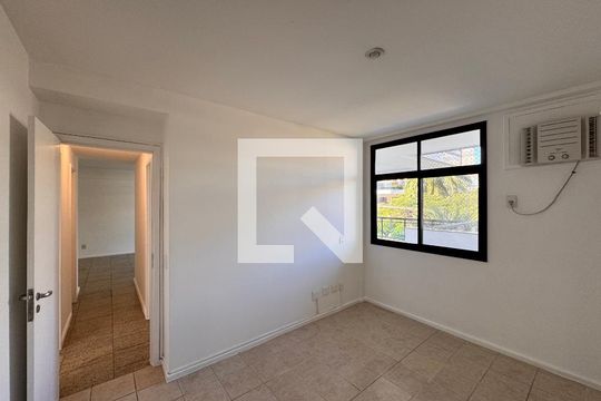 Suíte de apartamento para alugar com 3 quartos, 123m² em Recreio dos Bandeirantes, Rio de Janeiro