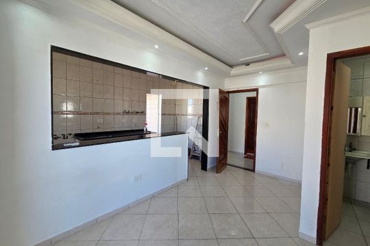 Sala de apartamento para alugar com 2 quartos, 88m² em Nova Mirim, Praia Grande