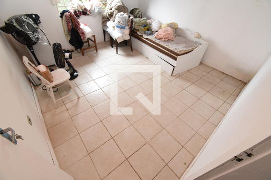 Quarto 1 de casa para alugar com 3 quartos, 100m² em São Lourenço, Curitiba