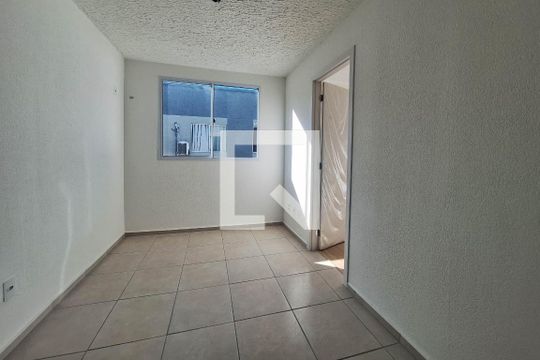 Sala de apartamento para alugar com 2 quartos, 36m² em Várzea das Mocas, Niterói