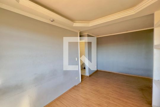 Sala de apartamento para alugar com 2 quartos, 58m² em Jardim Maria Dirce, Guarulhos