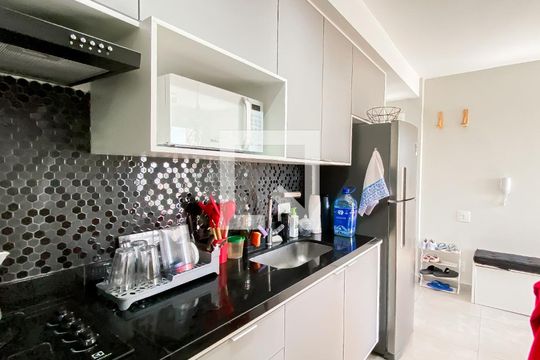 Cozinha  de apartamento para alugar com 2 quartos, 36m² em Vila Nova, São Paulo