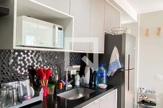 Cozinha  de apartamento para alugar com 2 quartos, 36m² em Vila Nova, São Paulo