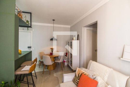 Sala  de apartamento à venda com 2 quartos, 65m² em Centro, Barueri