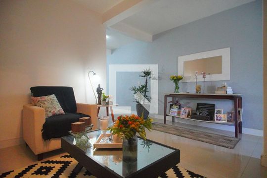 Sala de casa à venda com 3 quartos, 300m² em Canudos, Novo Hamburgo