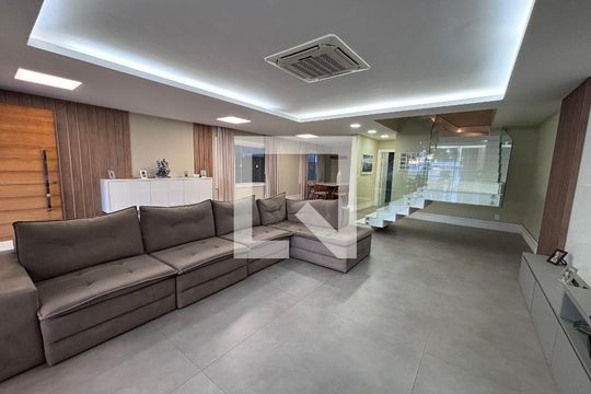 Sala de casa de condomínio à venda com 4 quartos, 360m² em Barra da Tijuca, Rio de Janeiro