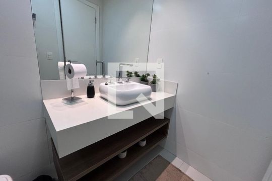 Banheiro de casa de condomínio à venda com 4 quartos, 360m² em Barra da Tijuca, Rio de Janeiro