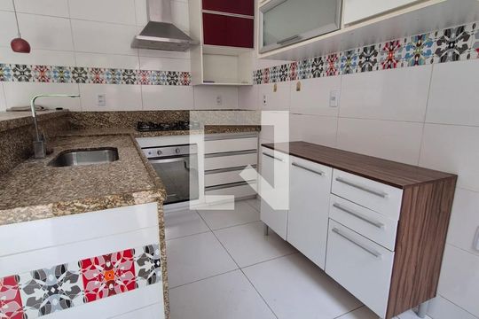 Casa de Condomínio à venda com 5 quartos, 300m² em Taquara, Rio de Janeiro
