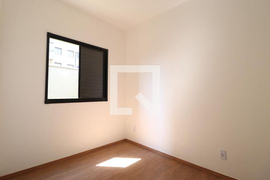 Quarto 2 de apartamento para alugar com 2 quartos, 55m² em Shopping Park, Uberlândia