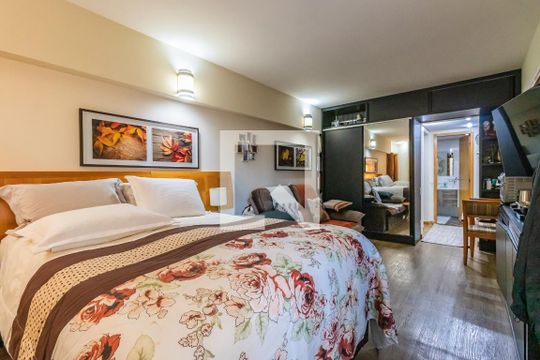Sala/Quarto de apartamento à venda com 1 quarto, 40m² em Alphaville Industrial, Barueri
