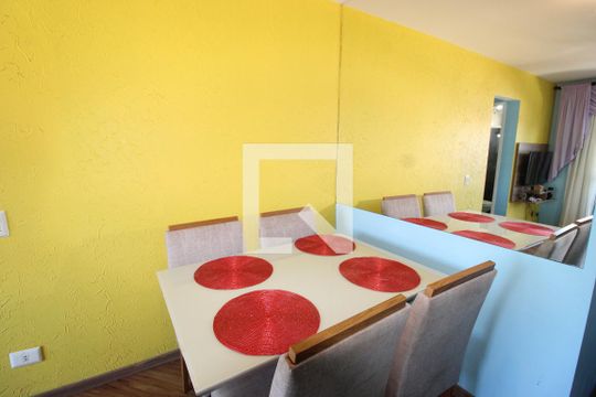 Sala de apartamento para alugar com 2 quartos, 48m² em Vila Carmosina, São Paulo