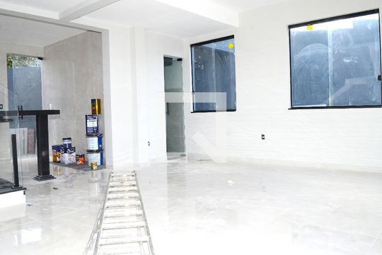 Sala de casa à venda com 2 quartos, 100m² em Jardim Vitoria, Belo Horizonte