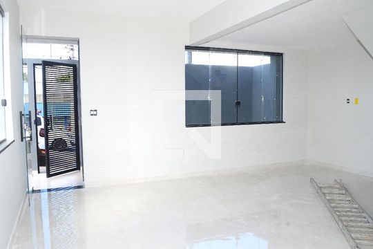 Sala de casa à venda com 2 quartos, 100m² em Jardim Vitoria, Belo Horizonte