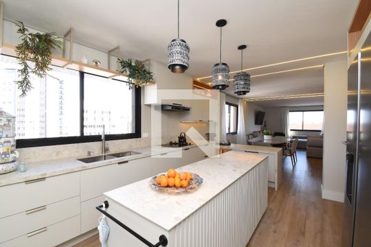 Sala/Cozinha de apartamento à venda com 4 quartos, 164m² em Cabral, Curitiba