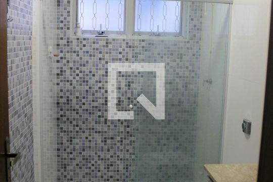Banheiro 1 de casa à venda com 3 quartos, 223m² em Vila Adelaide Perella, Guarulhos