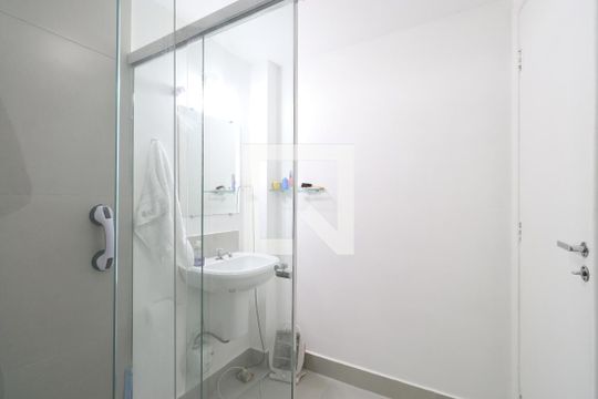 Banheiro de apartamento à venda com 1 quarto, 70m² em Vila Romana, São Paulo