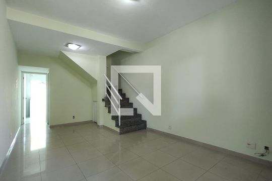 Sala de casa para alugar com 3 quartos, 106m² em Pechincha, Rio de Janeiro