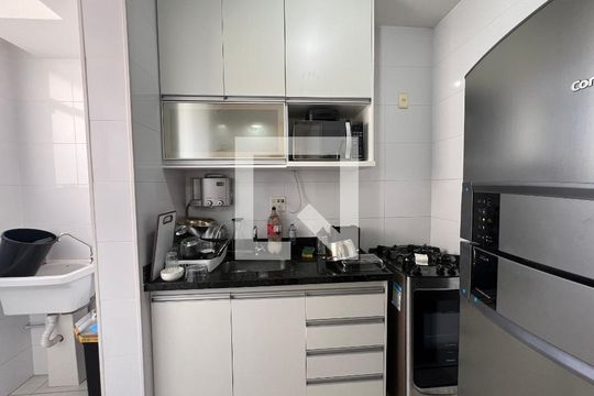 Cozinha - Armários de apartamento para alugar com 2 quartos, 58m² em Ouro Preto, Belo Horizonte