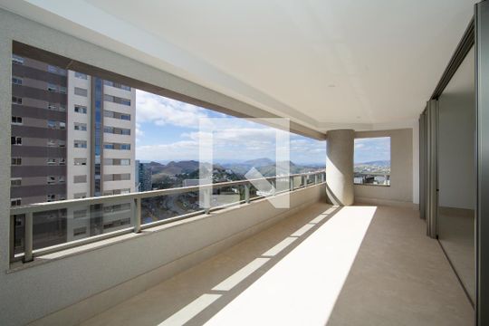 VARANDA de apartamento à venda com 4 quartos, 207m² em Vila das Flores, Nova Lima