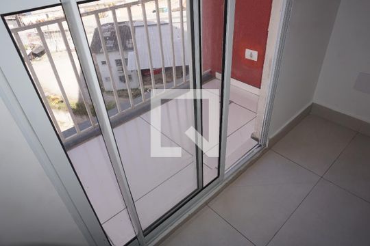 Varanda de apartamento para alugar com 2 quartos, 55m² em Jardim Elizabete, Embu das Artes