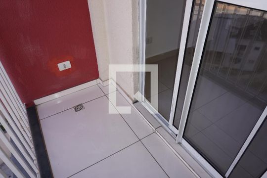 Varanda de apartamento para alugar com 2 quartos, 55m² em Jardim Elizabete, Embu das Artes