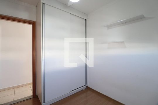 Quarto 1 de apartamento para alugar com 2 quartos, 45m² em Patrimônio, Uberlândia