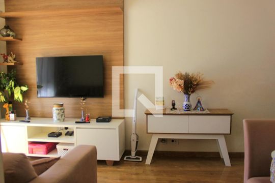 Sala  de apartamento à venda com 3 quartos, 71m² em Picanço, Guarulhos