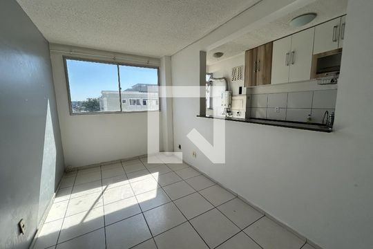 Sala de apartamento para alugar com 2 quartos, 47m² em Honório Gurgel, Rio de Janeiro