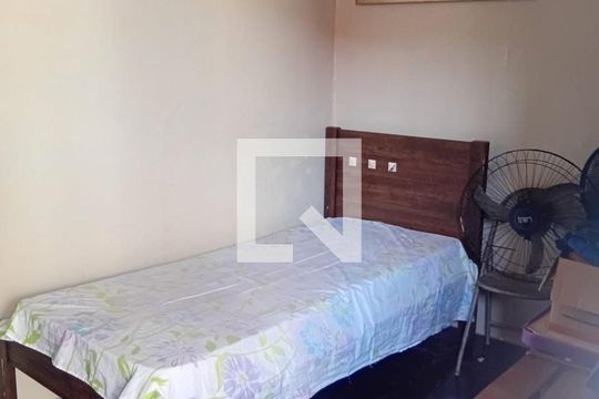 Quarto de casa à venda com 2 quartos, 125m² em Jardim Silvana, Santo André