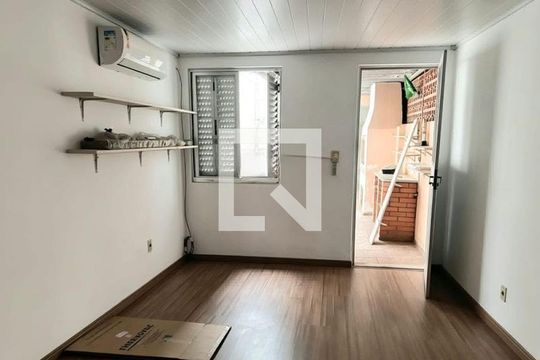Quarto 1 de apartamento para alugar com 2 quartos, 38m² em Menino Deus, Porto Alegre