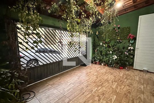 Casa para alugar com 2 quartos, 108m² em Vila Santana, São Paulo