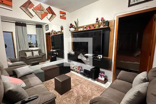 Casa para alugar com 2 quartos, 108m² em Vila Santana, São Paulo