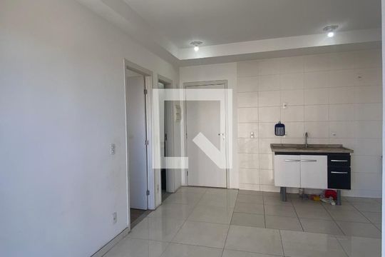 Sala - Cozinha de kitnet/studio para alugar com 1 quarto, 36m² em Presidente Altino, Osasco