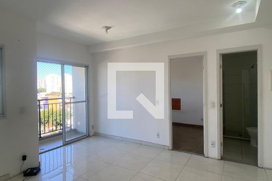 Sala de kitnet/studio para alugar com 1 quarto, 36m² em Presidente Altino, Osasco