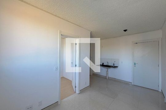 Sala  de apartamento para alugar com 2 quartos, 36m² em Jardim Sao Luis, São Paulo