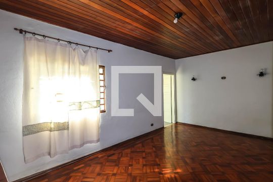 Sala de casa à venda com 3 quartos, 200m² em Cambuci, São Paulo