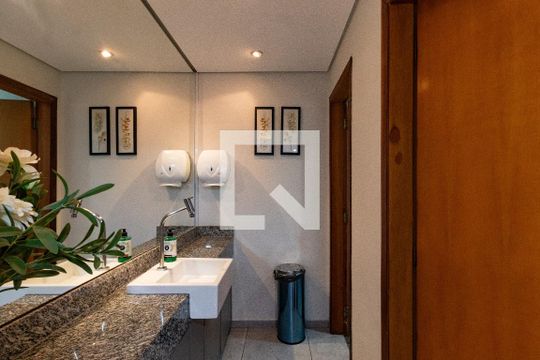 Lavabo de casa para alugar com 2 quartos, 200m² em Várzea da Barra Funda, São Paulo