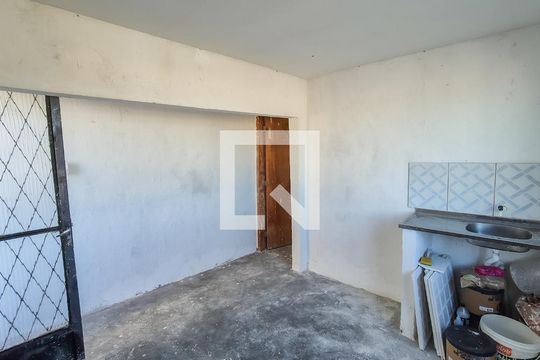 Área de Serviço / Cozinha  de casa para alugar com 1 quarto, 32m² em Vista Alegre, Rio de Janeiro
