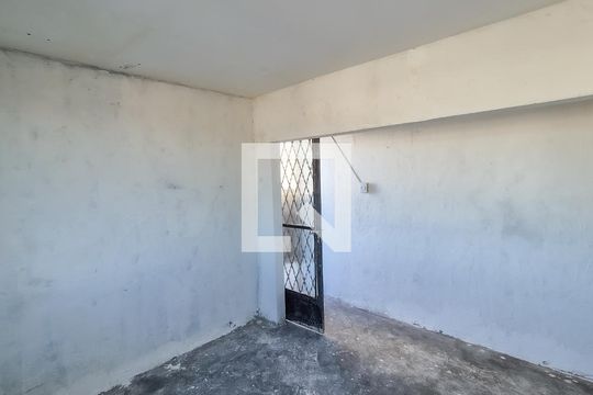 Área de Serviço / Cozinha  de casa para alugar com 1 quarto, 32m² em Vista Alegre, Rio de Janeiro