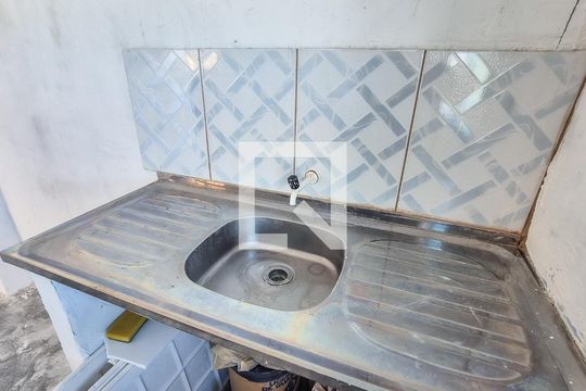 Área de Serviço / Cozinha  de casa para alugar com 1 quarto, 32m² em Vista Alegre, Rio de Janeiro