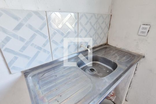 Área de Serviço / Cozinha  de casa para alugar com 1 quarto, 32m² em Vista Alegre, Rio de Janeiro
